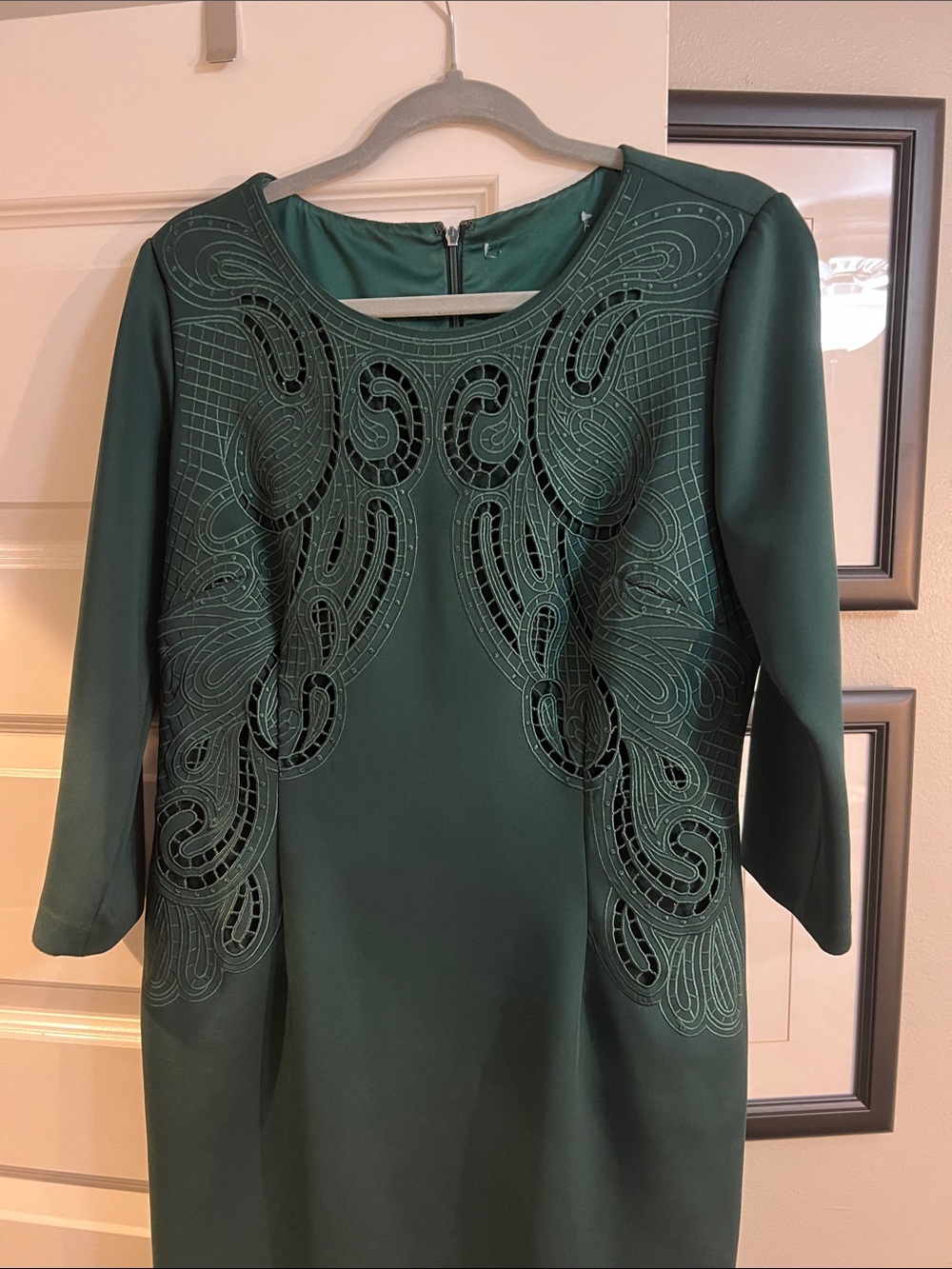 ANTONIO MELANI Emerald Green Embroidered 3/4 Sleeve Sheath Dress